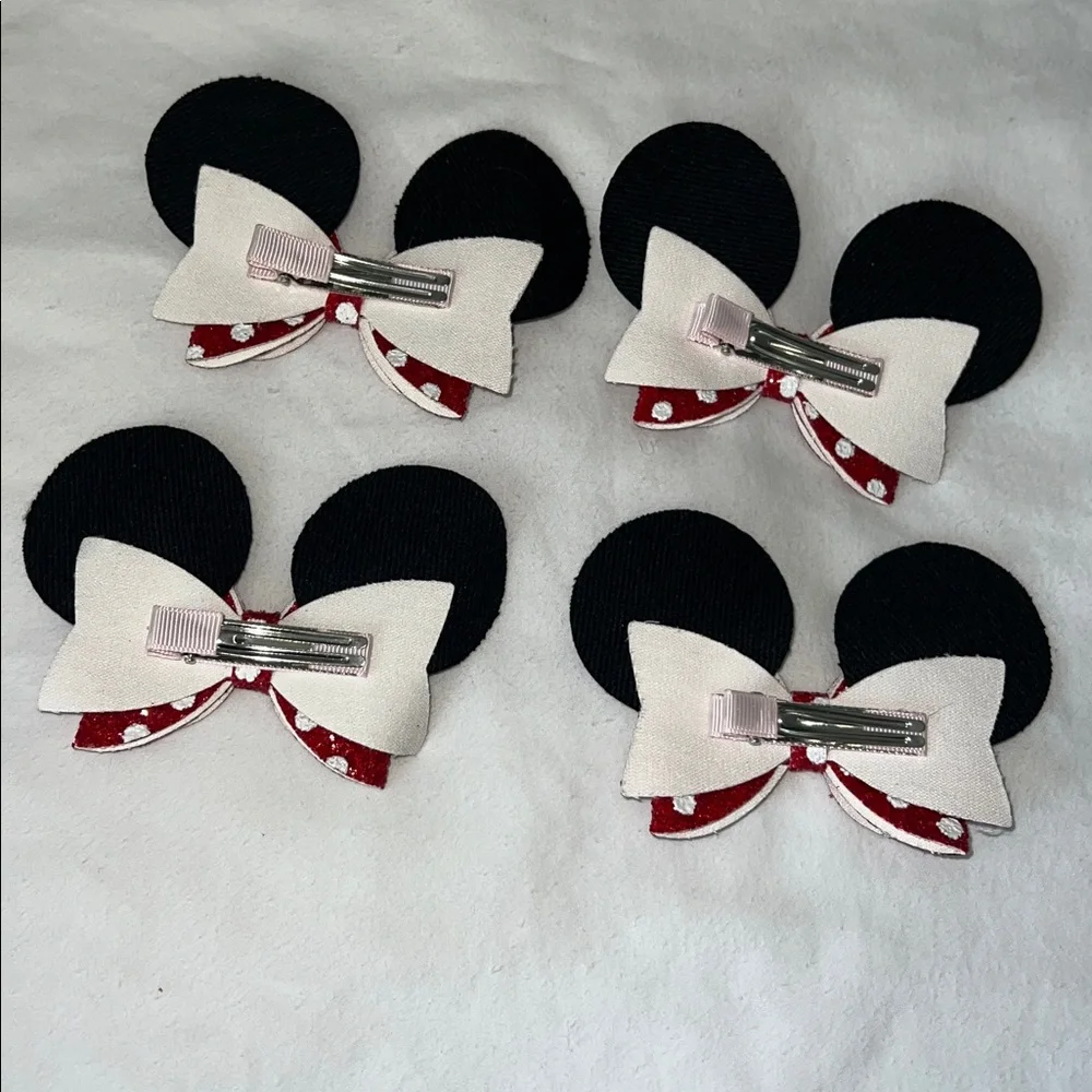 Minnie Mouse ears glittery alligator hair clips for little girl - set of 4